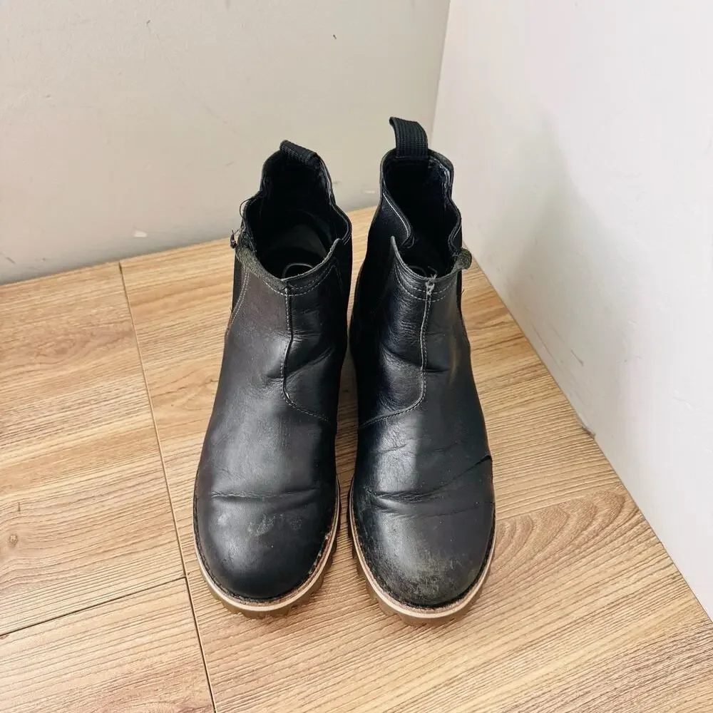 Chaco Fields Chelsea Black Leather Ankle Boots Women’s Size 8